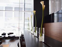 Le Germain Hotel Maple Leaf Square