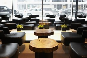 Le Germain Hotel Maple Leaf Square