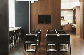 Le Germain Hotel Maple Leaf Square