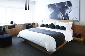 Le Germain Hotel Maple Leaf Square