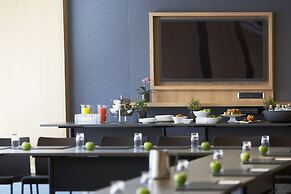 Le Germain Hotel Maple Leaf Square