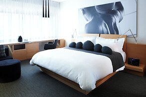 Le Germain Hotel Maple Leaf Square