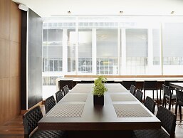 Le Germain Hotel Maple Leaf Square