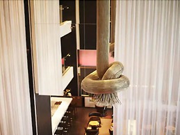 Le Germain Hotel Maple Leaf Square