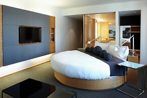 Le Germain Hotel Maple Leaf Square