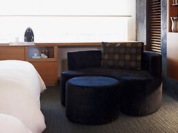 Le Germain Hotel Maple Leaf Square