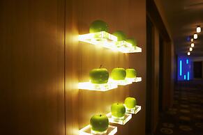 Le Germain Hotel Maple Leaf Square