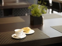 Le Germain Hotel Maple Leaf Square