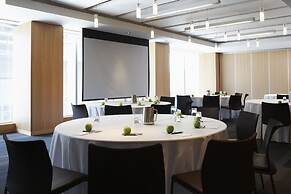 Le Germain Hotel Maple Leaf Square