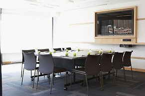 Le Germain Hotel Maple Leaf Square