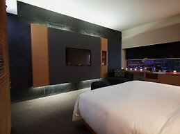 Le Germain Hotel Maple Leaf Square