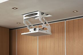 Le Germain Hotel Maple Leaf Square