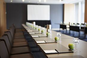 Le Germain Hotel Maple Leaf Square