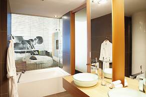 Le Germain Hotel Maple Leaf Square