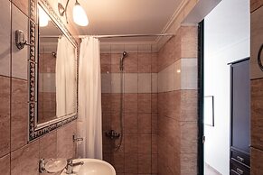 Dionysos Hotel