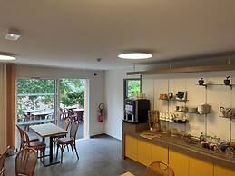 Brit Hotel Essentiel Millau