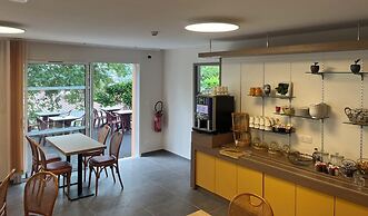 Brit Hotel Essentiel Millau