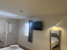 Brit Hotel Essentiel Millau