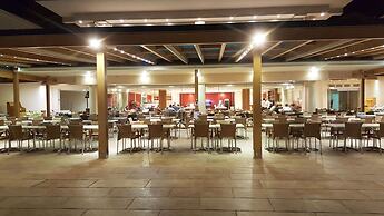 Kiani Beach Resort Family