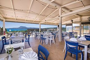 Kiani Beach Resort Family