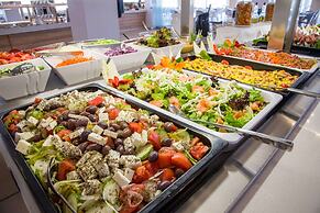 Kiani Beach Resort Family