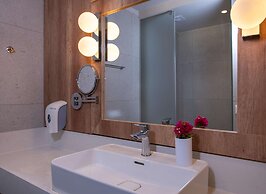 Kiani Beach Resort Family