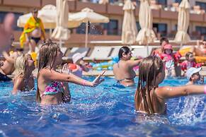 Kiani Beach Resort Family