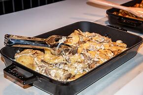 Kiani Beach Resort Family