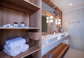 Kiani Beach Resort Family