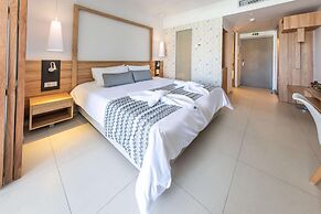 Kiani Beach Resort Family