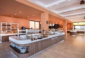 Kiani Beach Resort Family