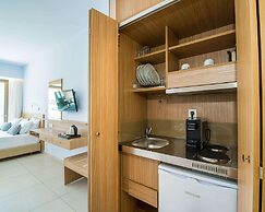 Kiani Beach Resort Family