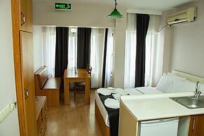 Three Apples Suites and Hotel