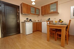 Three Apples Suites and Hotel