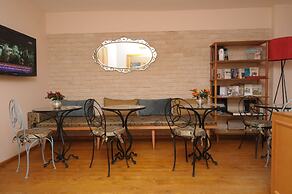 Three Apples Suites and Hotel