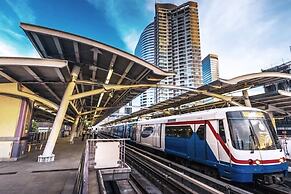 Golden Tulip Mandison Suites