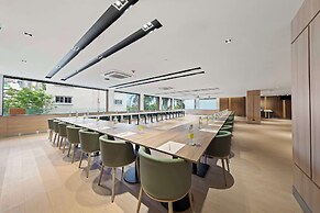 Golden Tulip Mandison Suites