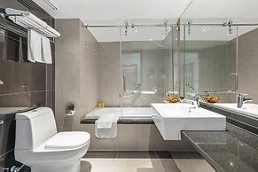 Golden Tulip Mandison Suites