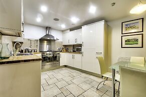 St Stephen Street Apartment