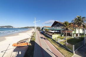 Aluguel Casa 4 quartos 1 suite frente mar 016