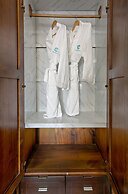 Celina Hotel & Apartment