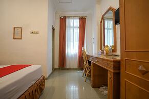 Super OYO 1173 Hotel Shofa Marwah