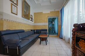 Super OYO 1173 Hotel Shofa Marwah