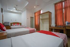 Super OYO 1173 Hotel Shofa Marwah