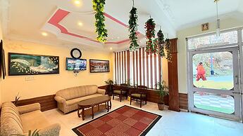 Hotel Snow Crest Inn