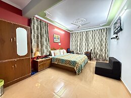 Hotel Snow Crest Inn