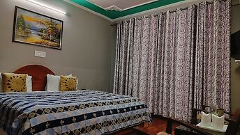 Hotel Snow Crest Inn