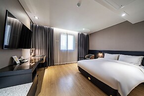 Rivertain Hotel Gyeongju