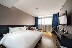 Rivertain Hotel Gyeongju