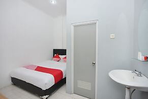 OYO 1303 Golden Inn 2